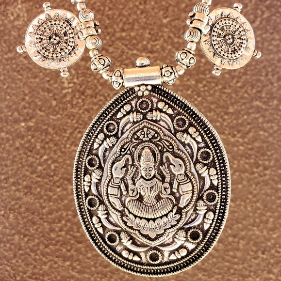 New Powerful Lakshmi Silver Statement Necklace. - Picture 2 of 11